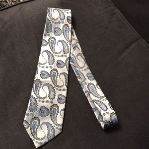 Paisley tie